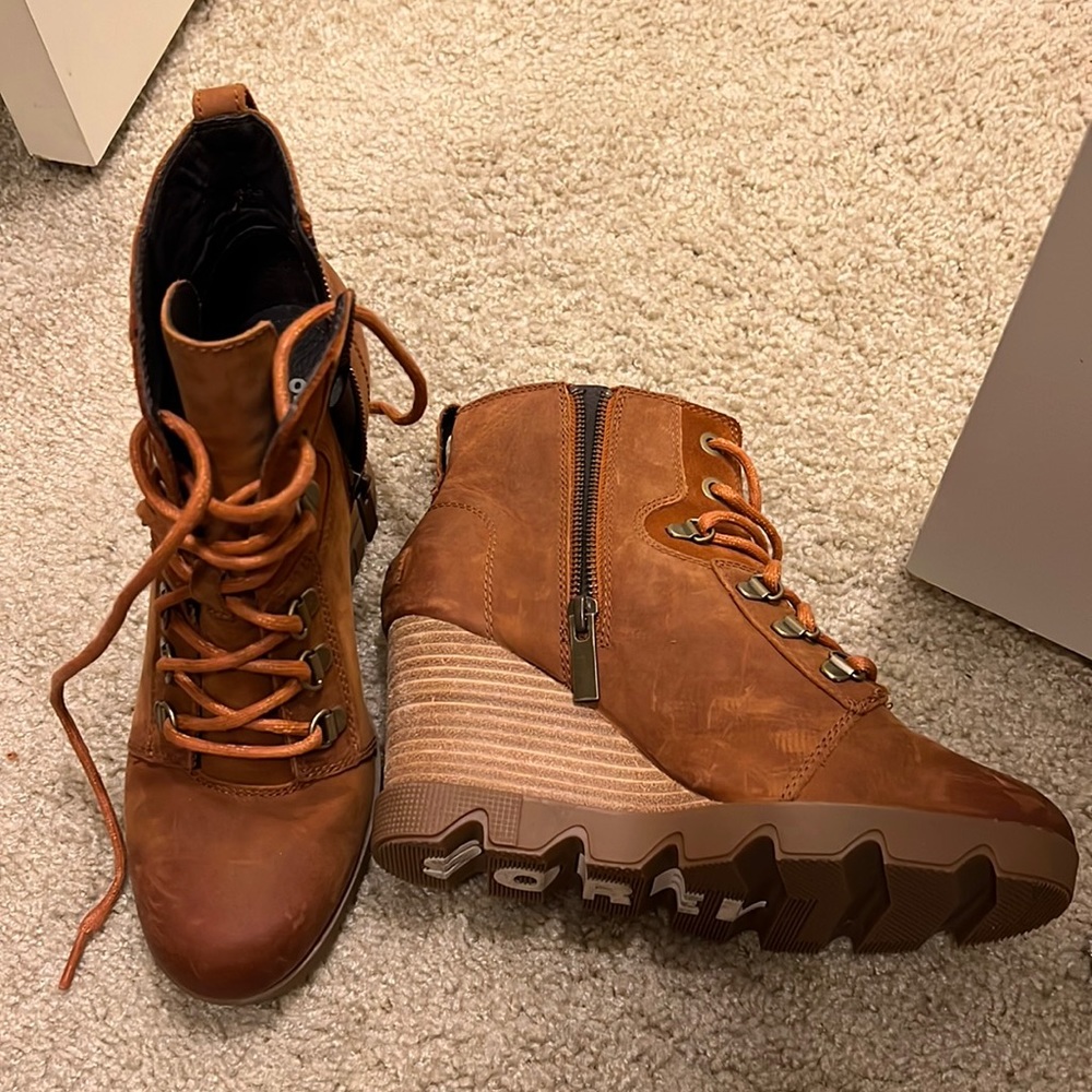 Sorel Joan uptown lace bootie